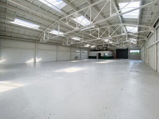 More details for 2515 Seminary Ave, Oakland, CA - Retail for Sale