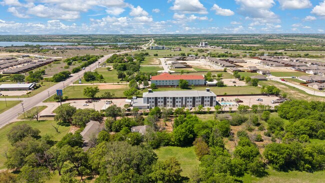 More details for 1724 W Henderson St, Cleburne, TX - Land for Sale