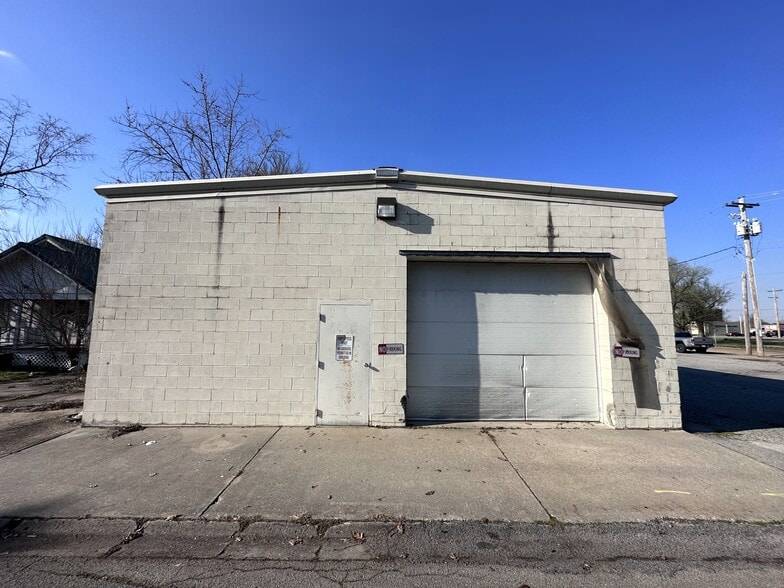 205 S New Madrid St, Sikeston, MO for lease - Building Photo - Image 3 of 24