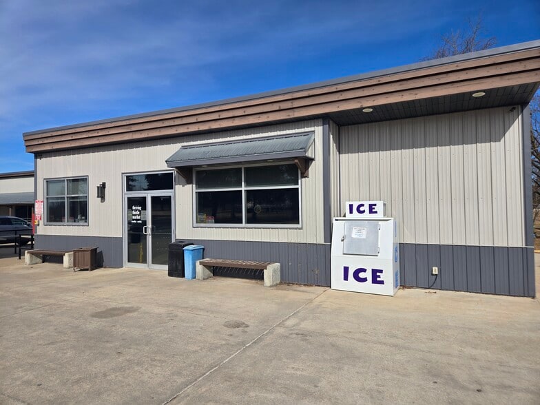 300 W Hickory St, Apple River, IL for sale - Building Photo - Image 2 of 10