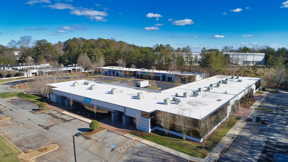 5000 Peachtree Industrial Blvd, Norcross, GA for lease - Building Photo - Image 3 of 7