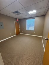 112 Spencer St, Manchester, CT for lease Interior Photo- Image 2 of 5