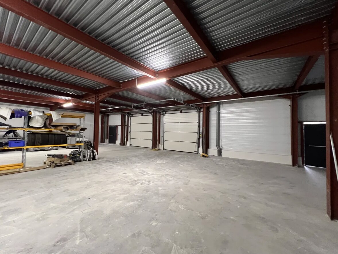 Flex in Marseille for lease Interior Photo- Image 1 of 3