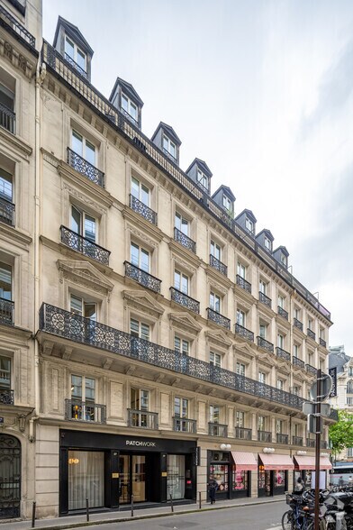 29 Rue De Choiseul, Paris à louer - Photo du bâtiment - Image 2 de 2
