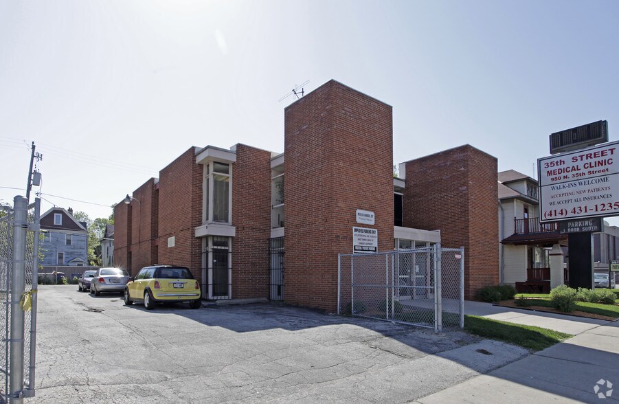 950 N 35th St, Milwaukee, WI à louer - Photo du bâtiment - Image 2 de 3