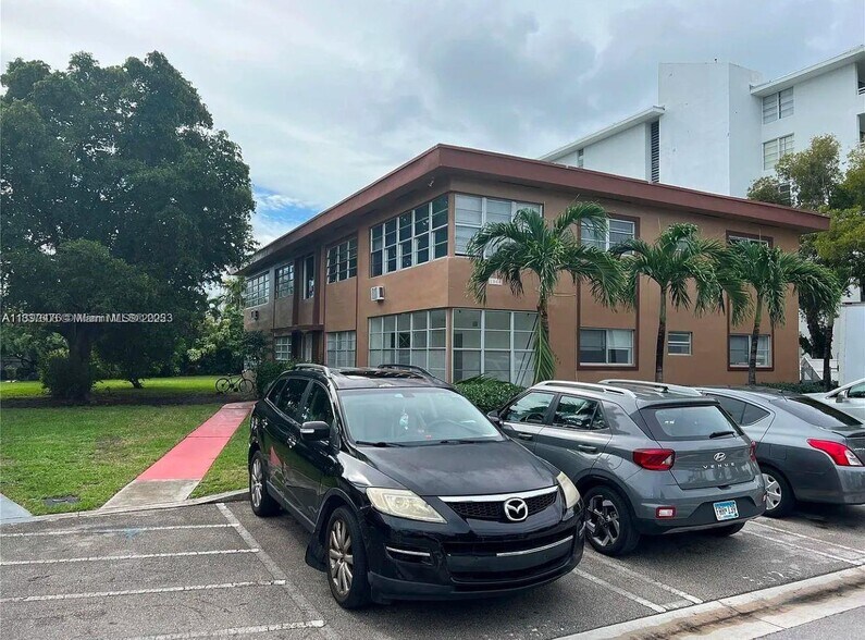 1040 94th St, Bay Harbor Islands, FL à vendre - Photo du bâtiment - Image 2 de 4