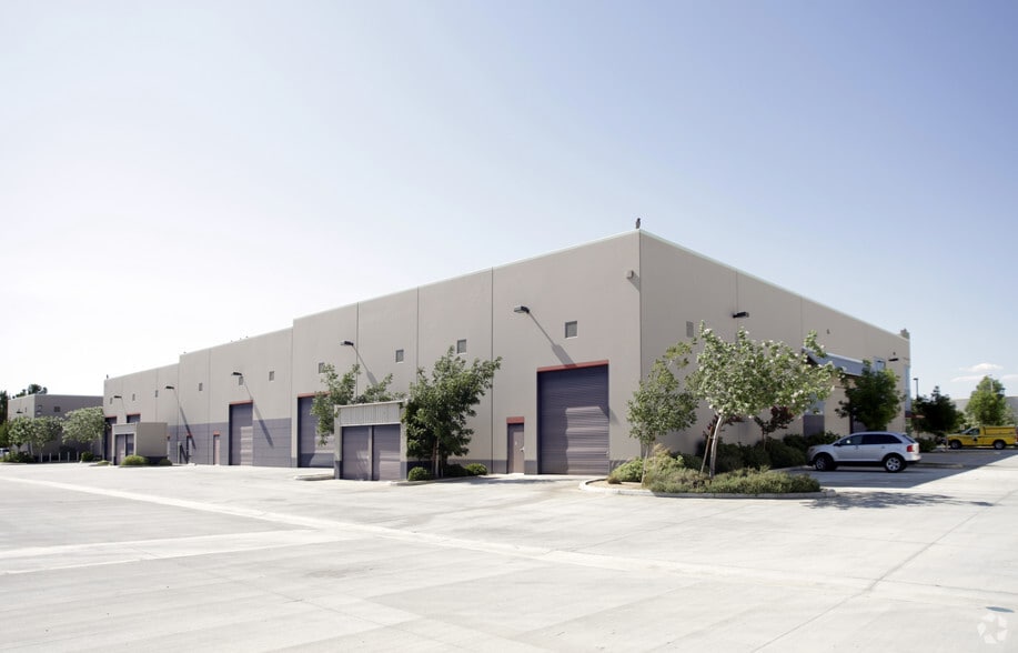 200 E Avenue K-8, Lancaster, CA for lease - Building Photo - Image 2 of 8