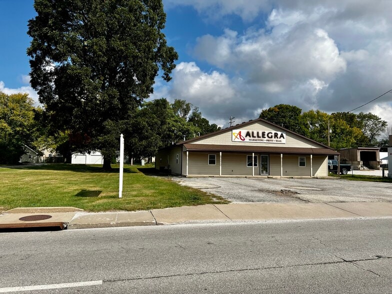 1120 E Jackson St, Macomb, IL for sale - Primary Photo - Image 1 of 16