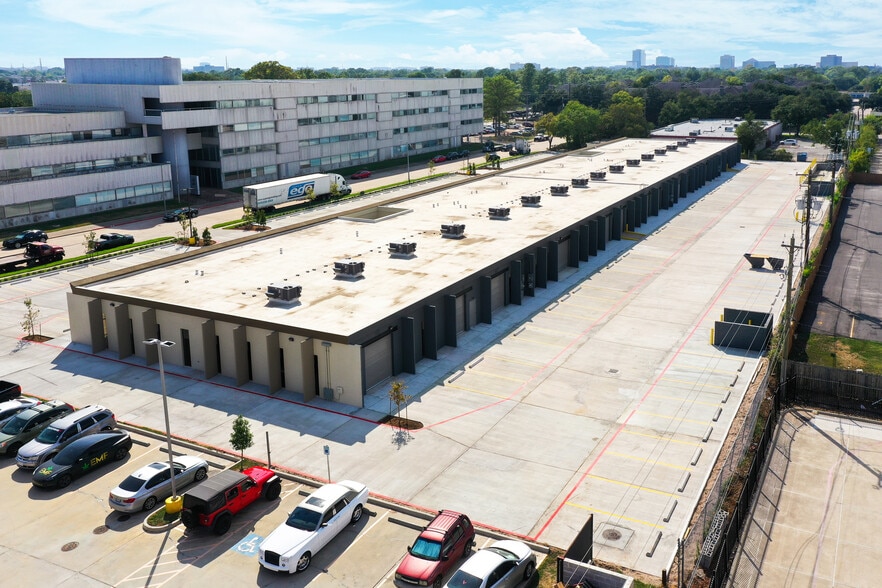 9000 Parkwest Dr, Houston, TX à louer - Aérien - Image 3 de 17