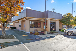 Office/Retail For Sale, Priest River, ID - Restaurant avec service au volant