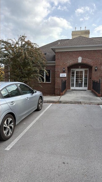 6223 Highland Place Way, Knoxville, TN for lease - Building Photo - Image 2 of 6
