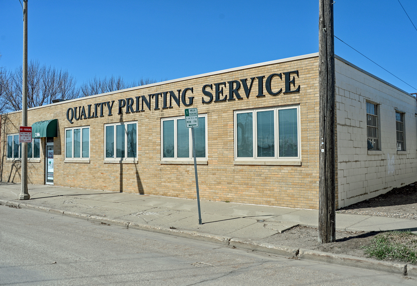 2306 E Broadway Ave, Bismarck, ND à vendre Photo du bâtiment- Image 1 de 1