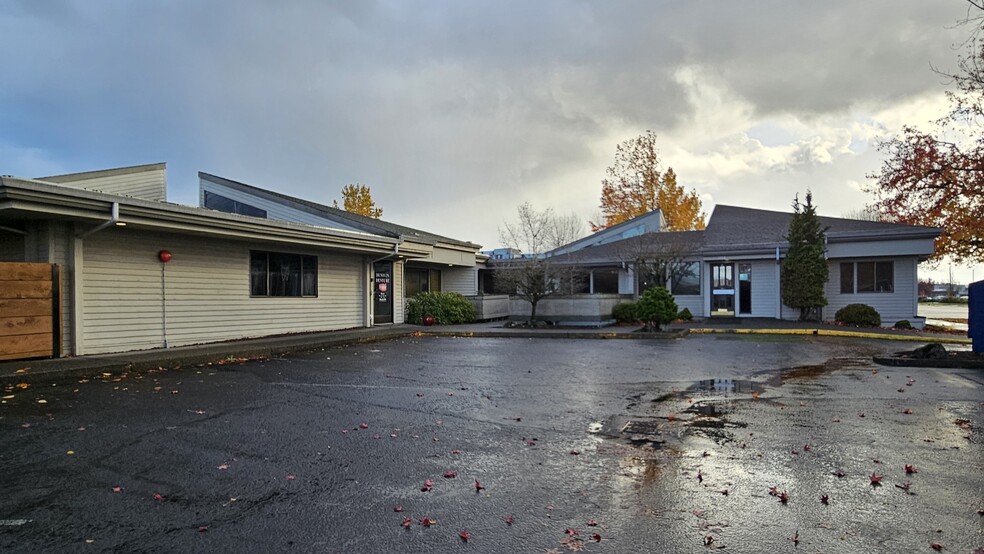 1000 12th Ave, Longview, WA à louer - Photo du bâtiment - Image 1 de 15