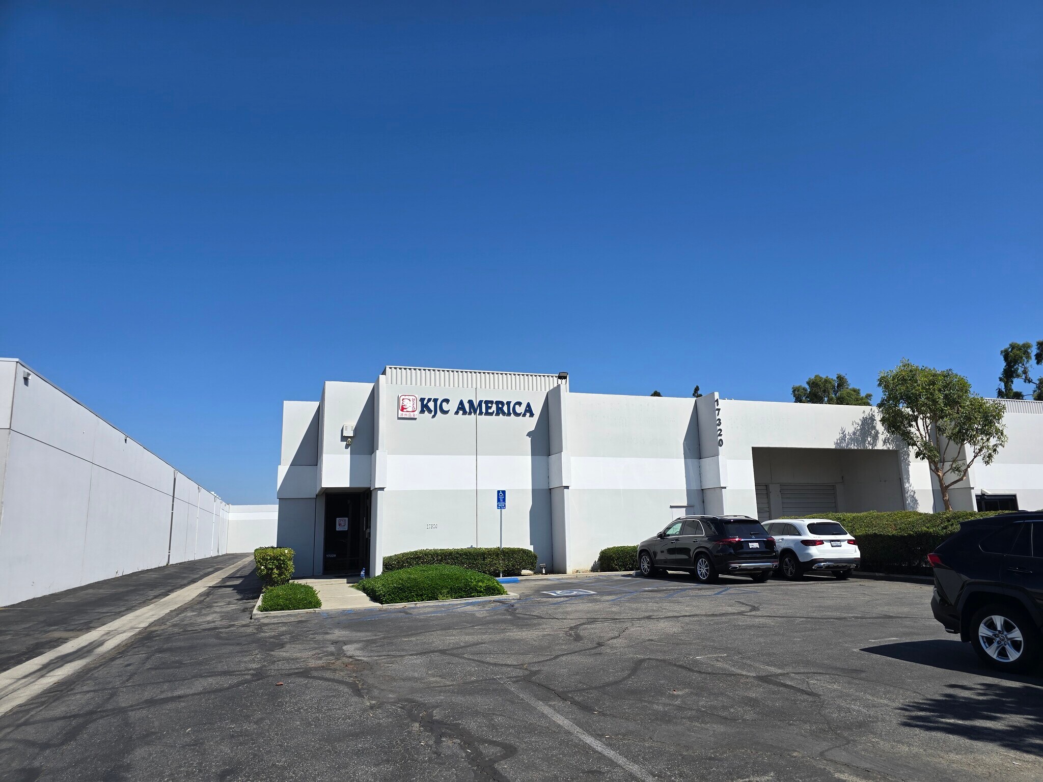 17320 Marquardt Ave, Cerritos, CA for lease Building Photo- Image 1 of 9