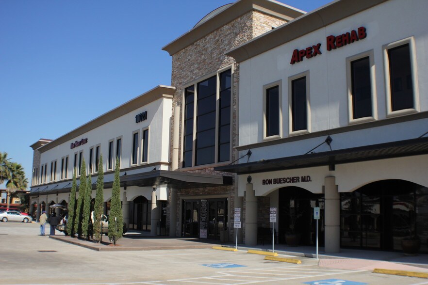 10021 Main St, Houston, TX for lease - Primary Photo - Image 1 of 39