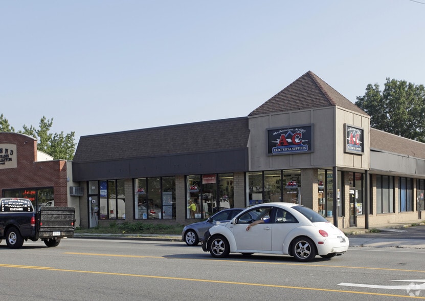 90 W Jericho Tpke, Huntington Station, NY for lease - Building Photo - Image 2 of 2