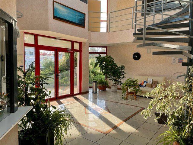 Office in Chalon-sur-Saône for sale - Lobby - Image 1 of 8