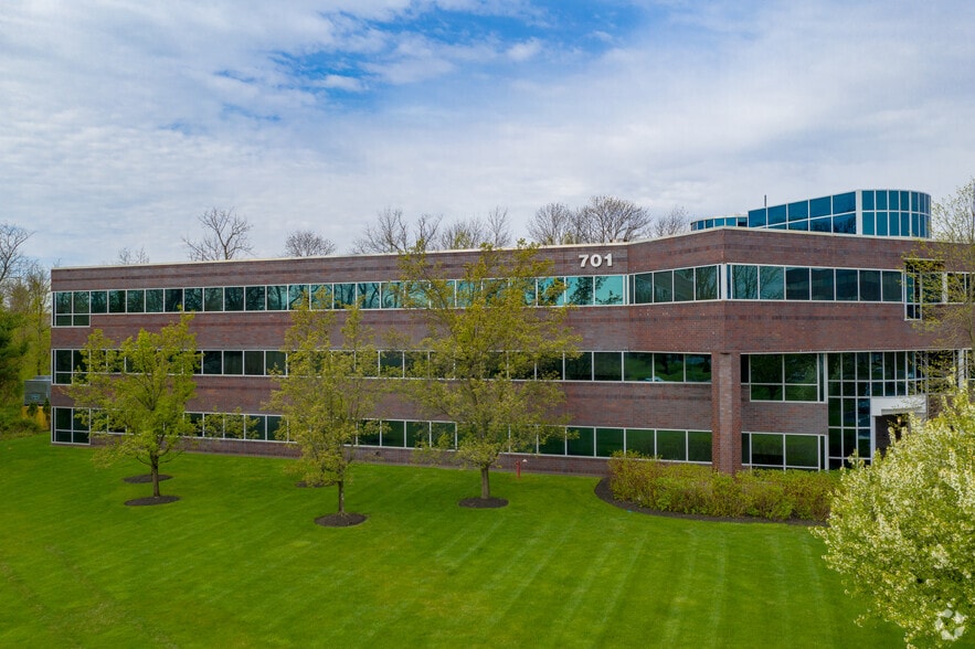 701 East Gate Dr, Mount Laurel, NJ for lease - Building Photo - Image 1 of 5