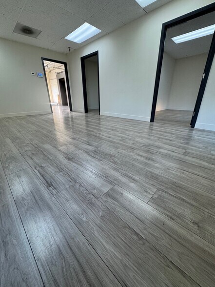 2500 Fairview St, Santa Ana, CA à louer - Photo du bâtiment - Image 2 de 14