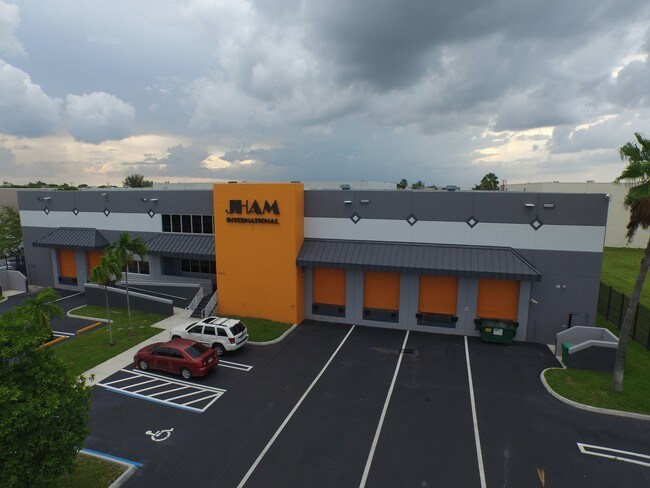 Plus de détails pour 10855 NW 27th St, Doral, FL - Industriel à louer