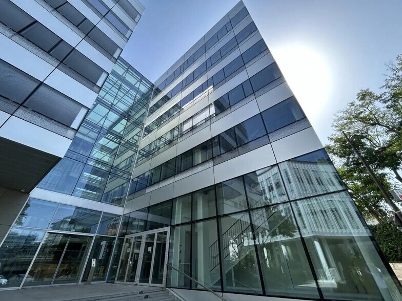 1 Place Renault, Rueil-Malmaison for lease - Building Photo - Image 3 of 14