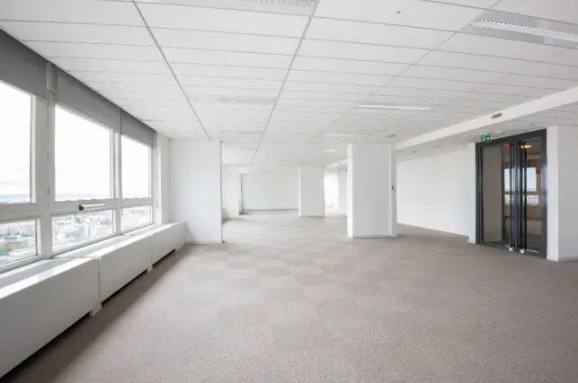Bureau dans Courbevoie à louer - Photo intérieure - Image 2 de 8