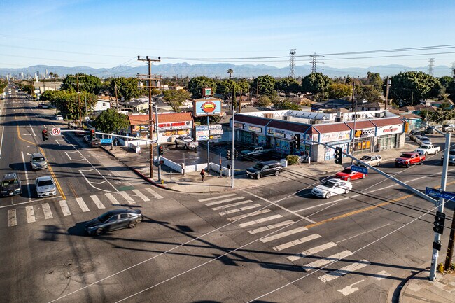 Plus de détails pour 601 E Century Blvd, Los Angeles, CA - Commerce de détail à louer