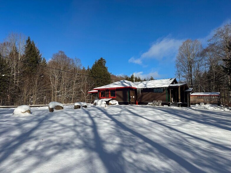 4226 NY-28, Old Forge, NY à vendre - Photo du bâtiment - Image 3 de 5