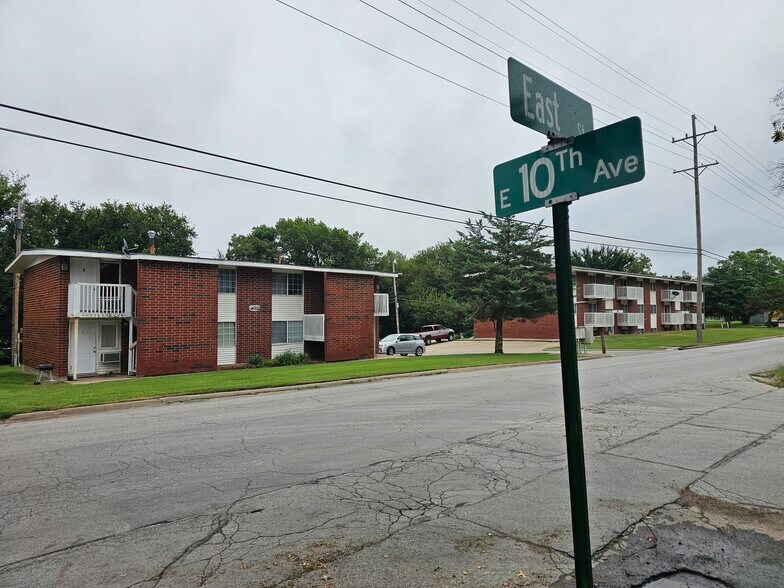 920 East St, Emporia, KS à vendre - Photo principale - Image 1 de 10