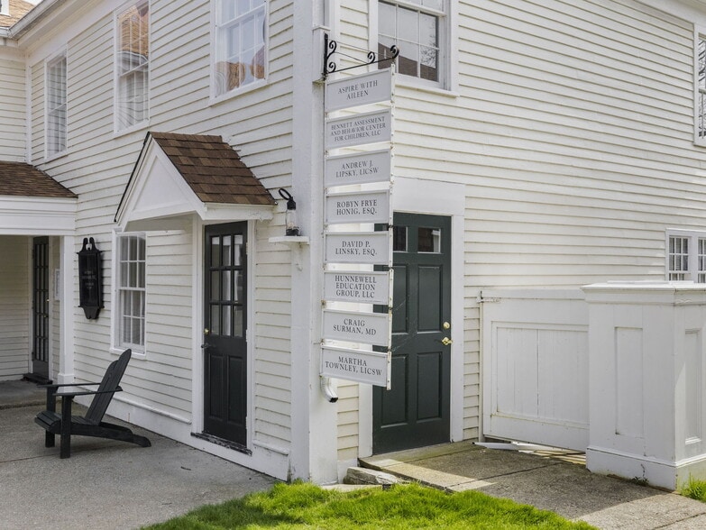 21 Eliot St, Natick, MA à vendre - Photo du bâtiment - Image 2 de 29