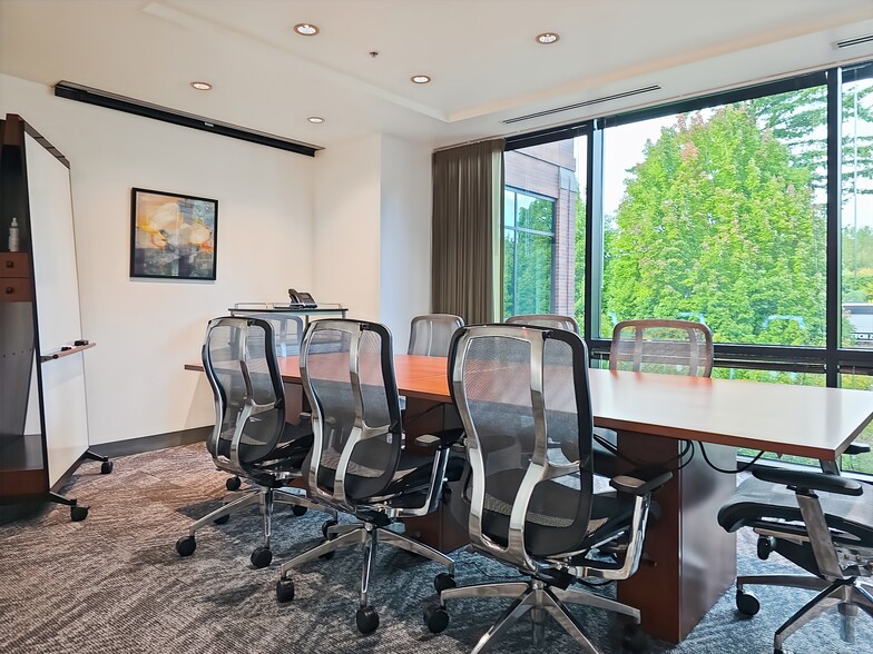 4800 meadows Rd, Lake Oswego, OR for lease - Interior Photo - Image 3 of 18