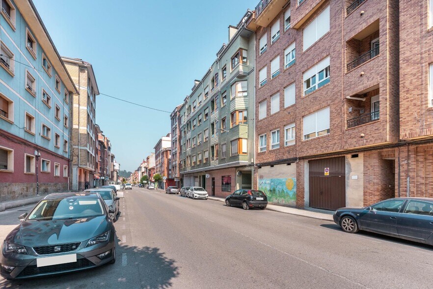La Vega, 81, San Martín del Rey Aurelio, Asturias for sale - Building Photo - Image 2 of 34
