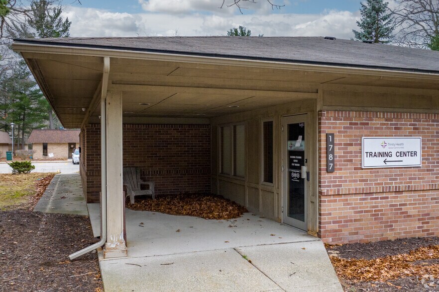 1787 Wagner Ave, Muskegon, MI à vendre - Photo du bâtiment - Image 2 de 4