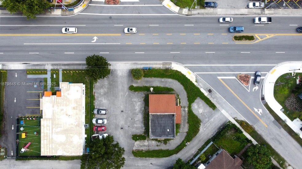 14100 W Dixie Hwy, Miami, FL for lease - Building Photo - Image 3 of 16