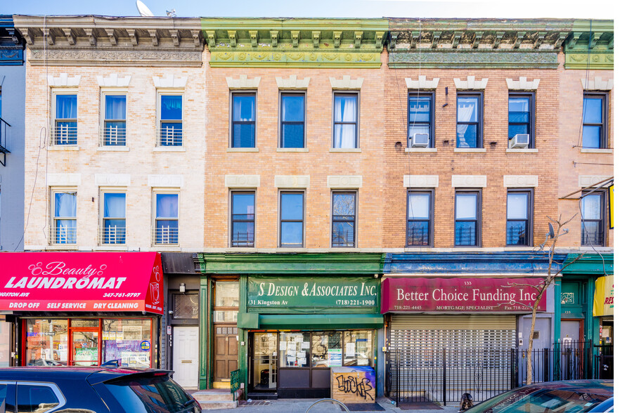 131 Kingston Ave, Brooklyn, NY for lease - Primary Photo - Image 1 of 16