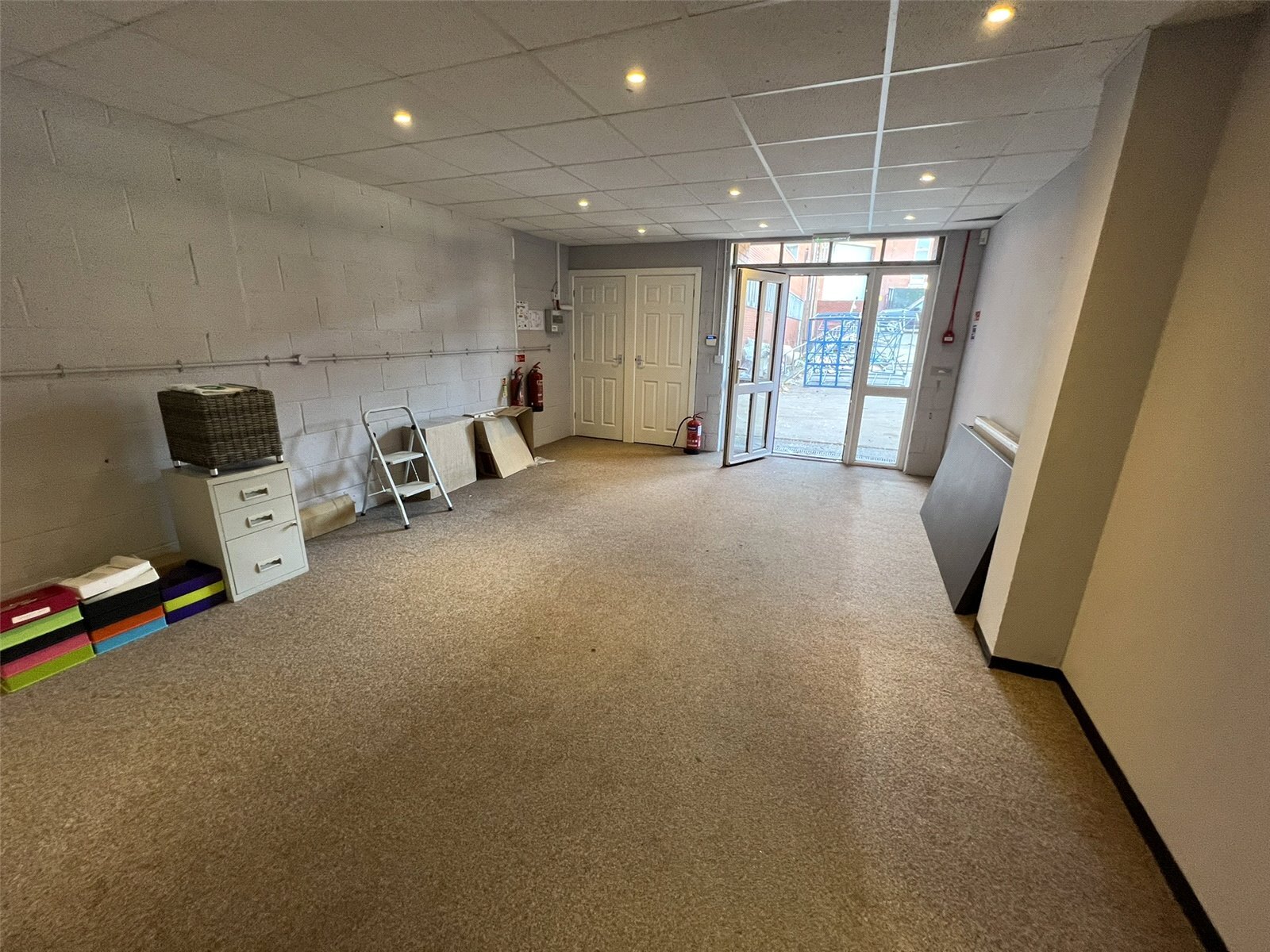 Arterial Rd, Leigh On Sea for lease Interior Photo- Image 1 of 8
