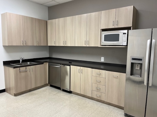 772 Greison Trl, Newnan, GA à louer Photo intérieure- Image 1 de 12