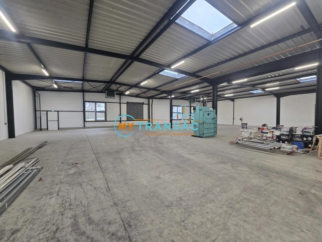 Flex in Ivry-sur-Seine for lease Interior Photo- Image 1 of 8