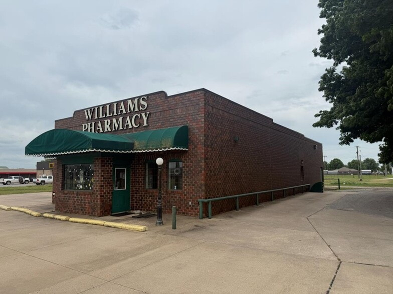 700 E Broadway St, Lexington, OK for sale - Primary Photo - Image 1 of 6