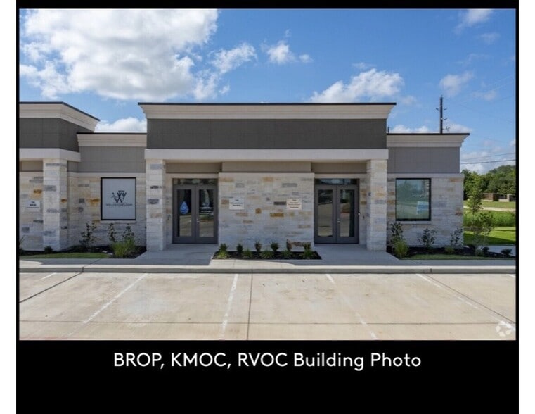 350 Grand Link Dr, Conroe, TX for lease - Building Photo - Image 2 of 8