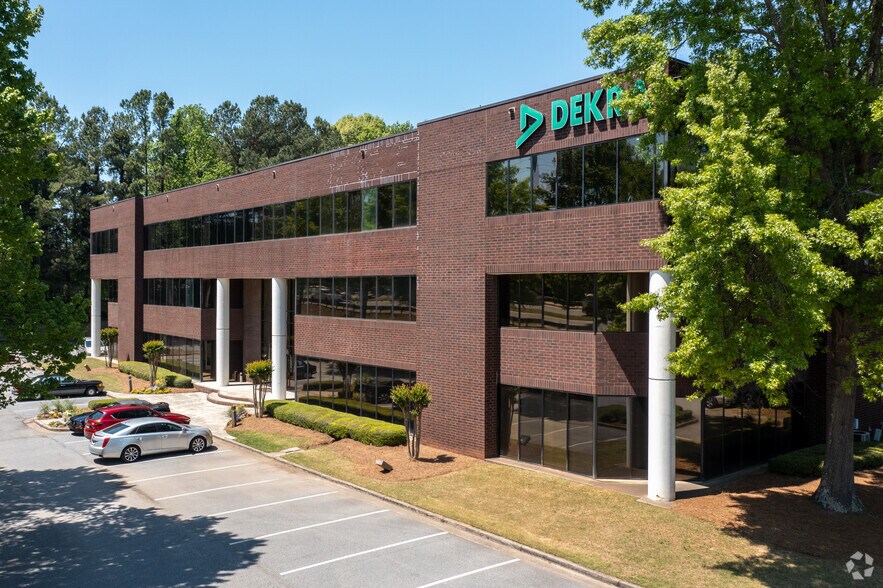 3901 Roswell Rd, Marietta, GA à louer - Photo du bâtiment - Image 2 de 5