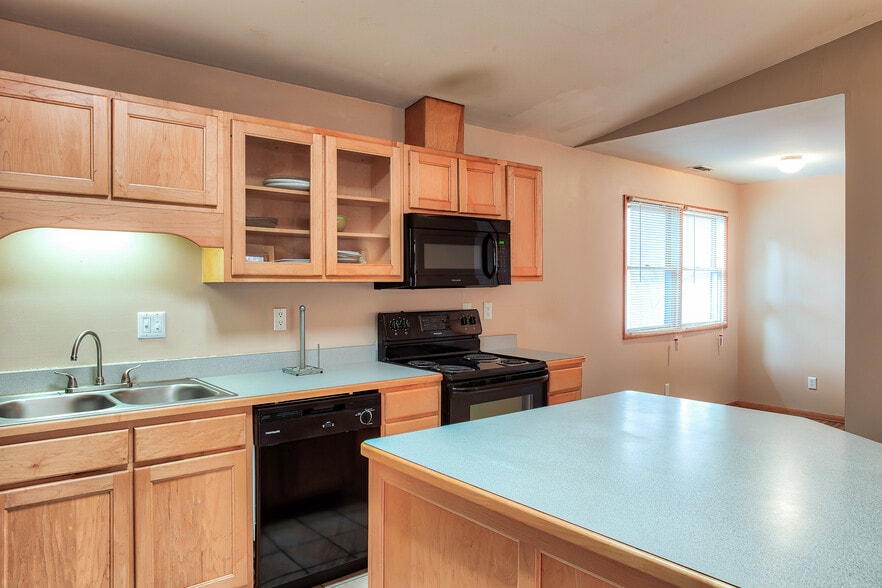 1533 Arbors Ln, Bloomington, IN à vendre - Photo du bâtiment - Image 2 de 55