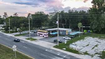 Drive-Thru/Redevelopment Opportunity Near UF - Restaurant avec service au volant