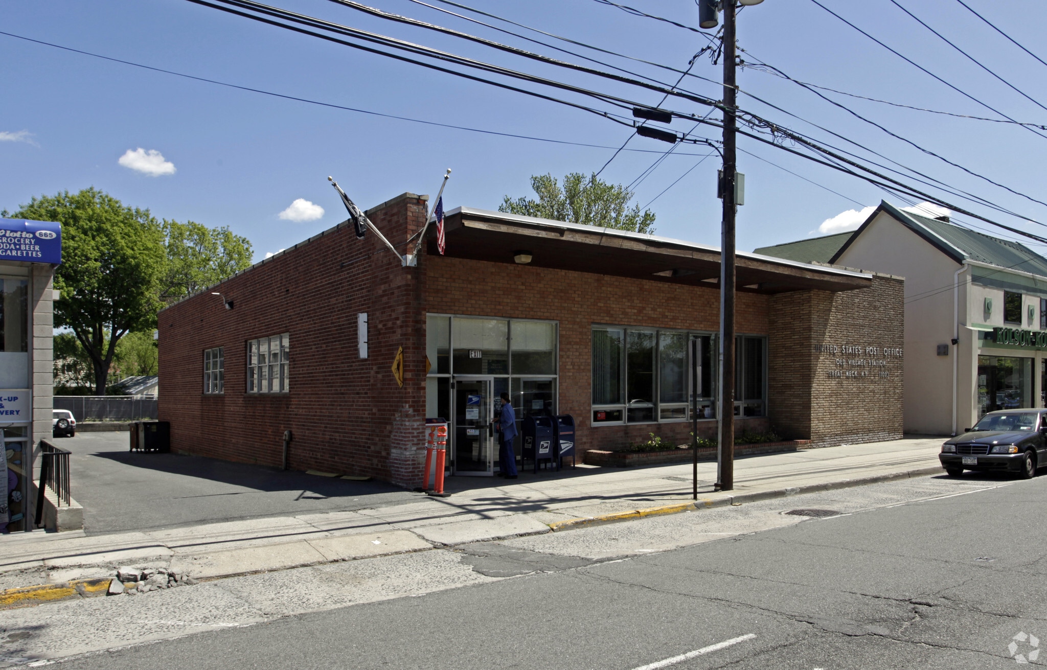 661 Middle Neck Rd, Great Neck, NY for sale Primary Photo- Image 1 of 3