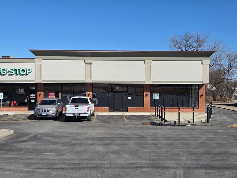 1300-1326 Lake St, Roselle, IL à louer - Photo du bâtiment - Image 3 de 14