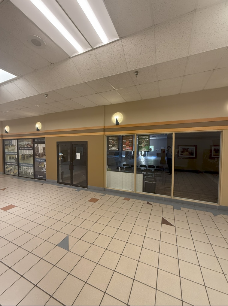 201 N Victory Dr, Mankato, MN for lease Interior Photo- Image 1 of 2