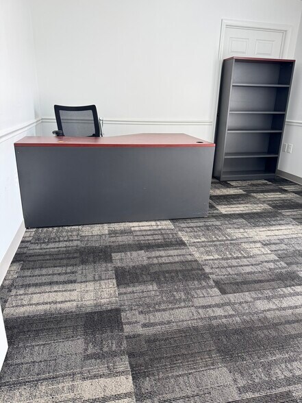 1400 Shepard Dr, Sterling, VA à louer - Photo du bâtiment - Image 3 de 9