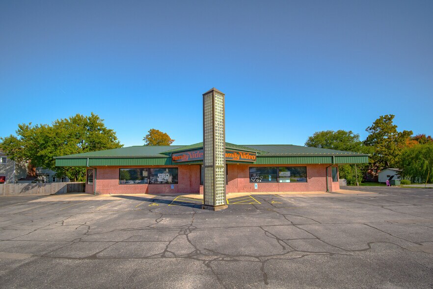 509 N Main St, Monmouth, IL à louer - Photo du bâtiment - Image 1 de 7