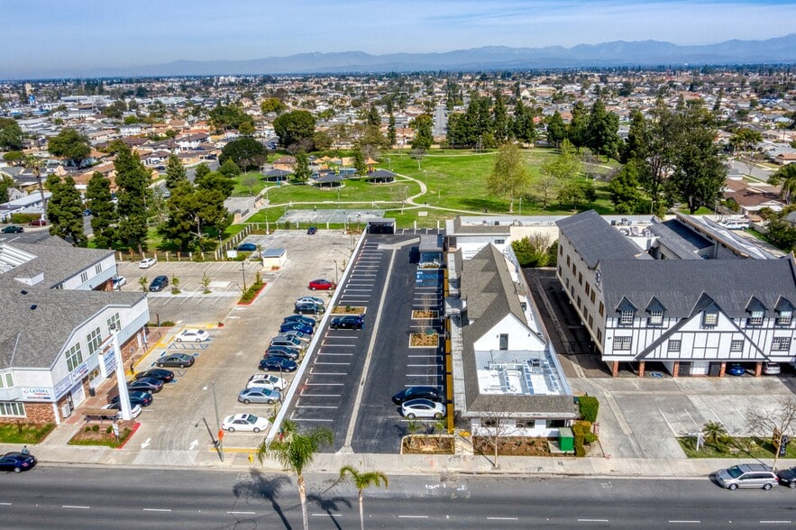 8291-8295 Westminster Blvd, Westminster, CA à louer - Photo du bâtiment - Image 2 de 22