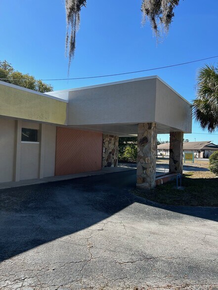 5424 Grand Blvd, New Port Richey, FL à vendre - Photo du bâtiment - Image 2 de 4